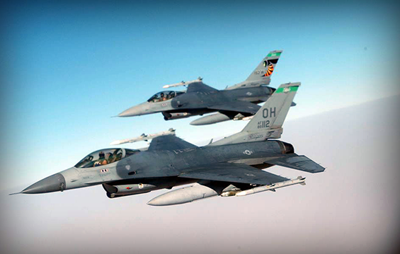 180th Fighter Wing fly their F-16 Fighting Falcons in tandem 